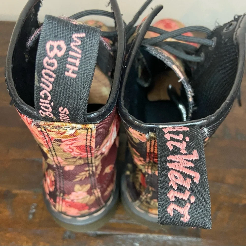 Dr. Martens Victorian Flowers Floral Canvas Boots Docs 11821 Black Pink Size 9 - Picture 6 of 11